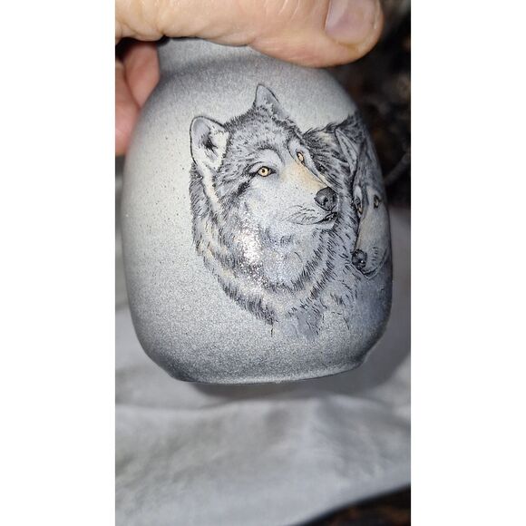 Native Gray Wolves Salt & Pepper Shakers Ceramic Pottery Kitchen Utensil - Picture 13 of 13